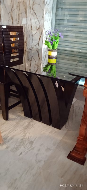 VICTORIA DINING TABLE (MDF)