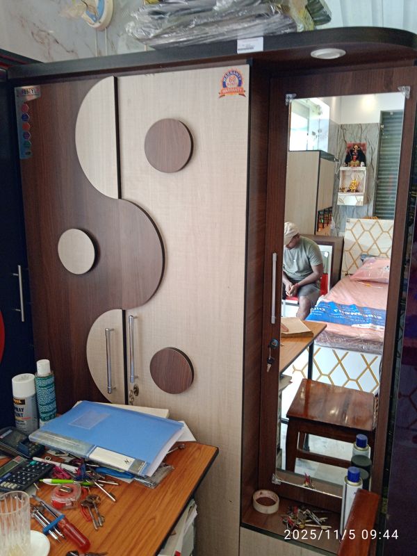 LIFESTYLE DULHAN WARDROBE