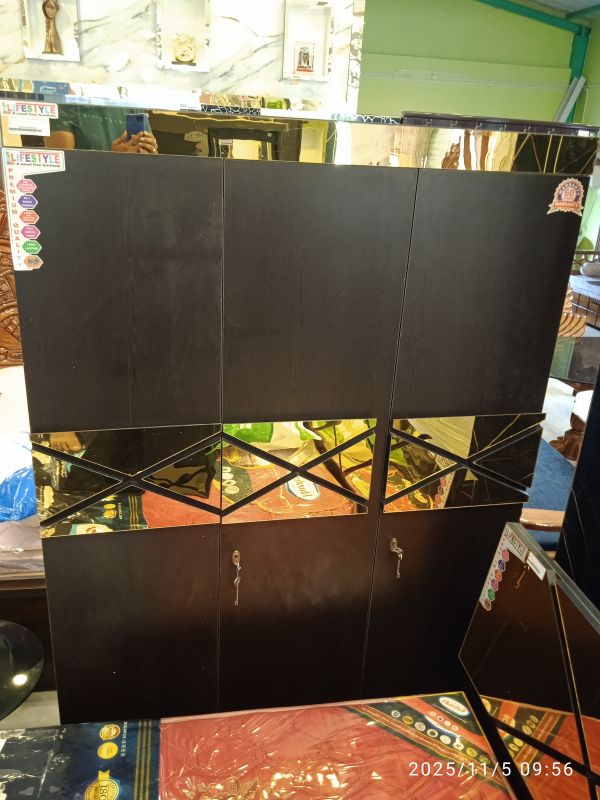 LIFESTYLE X TYPE 3 DOOR WARDROBE (GOLD)