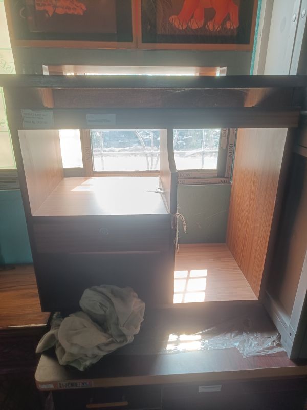 LIFESTYLE COMPUTER TABLE